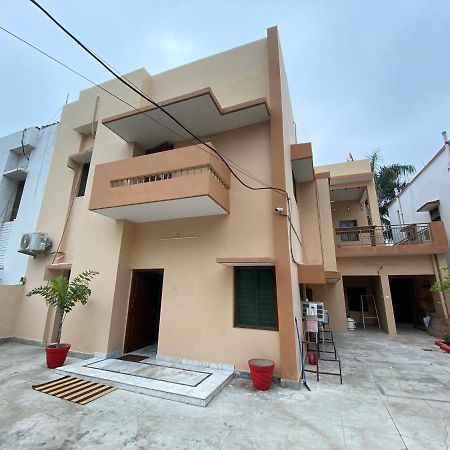 Backpackers Den Hostel Lucknow Buitenkant foto