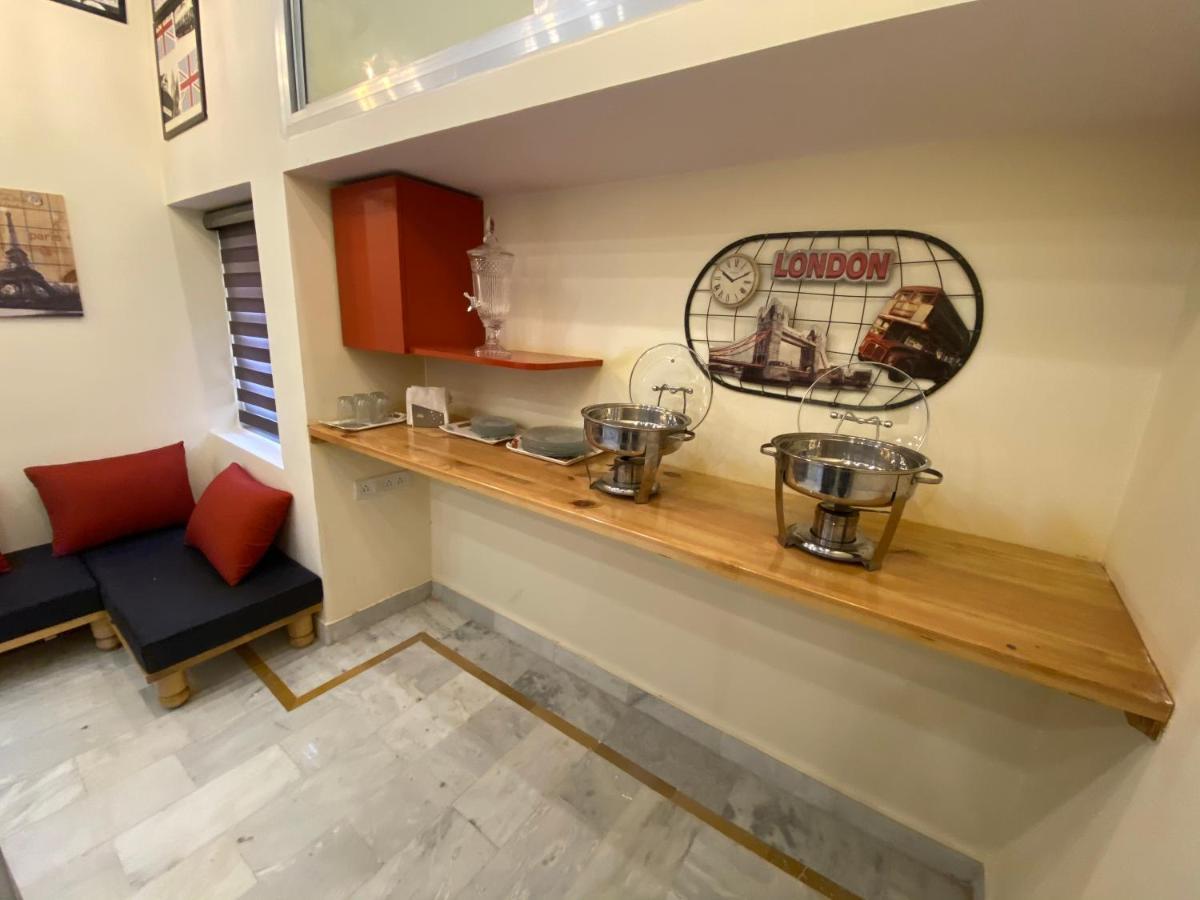 Backpackers Den Hostel Lucknow Buitenkant foto